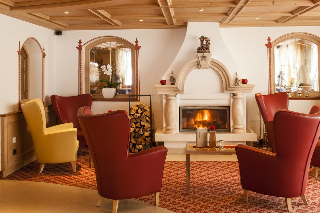 Hotel Welponer Selva di Val Gardena Exterior photo